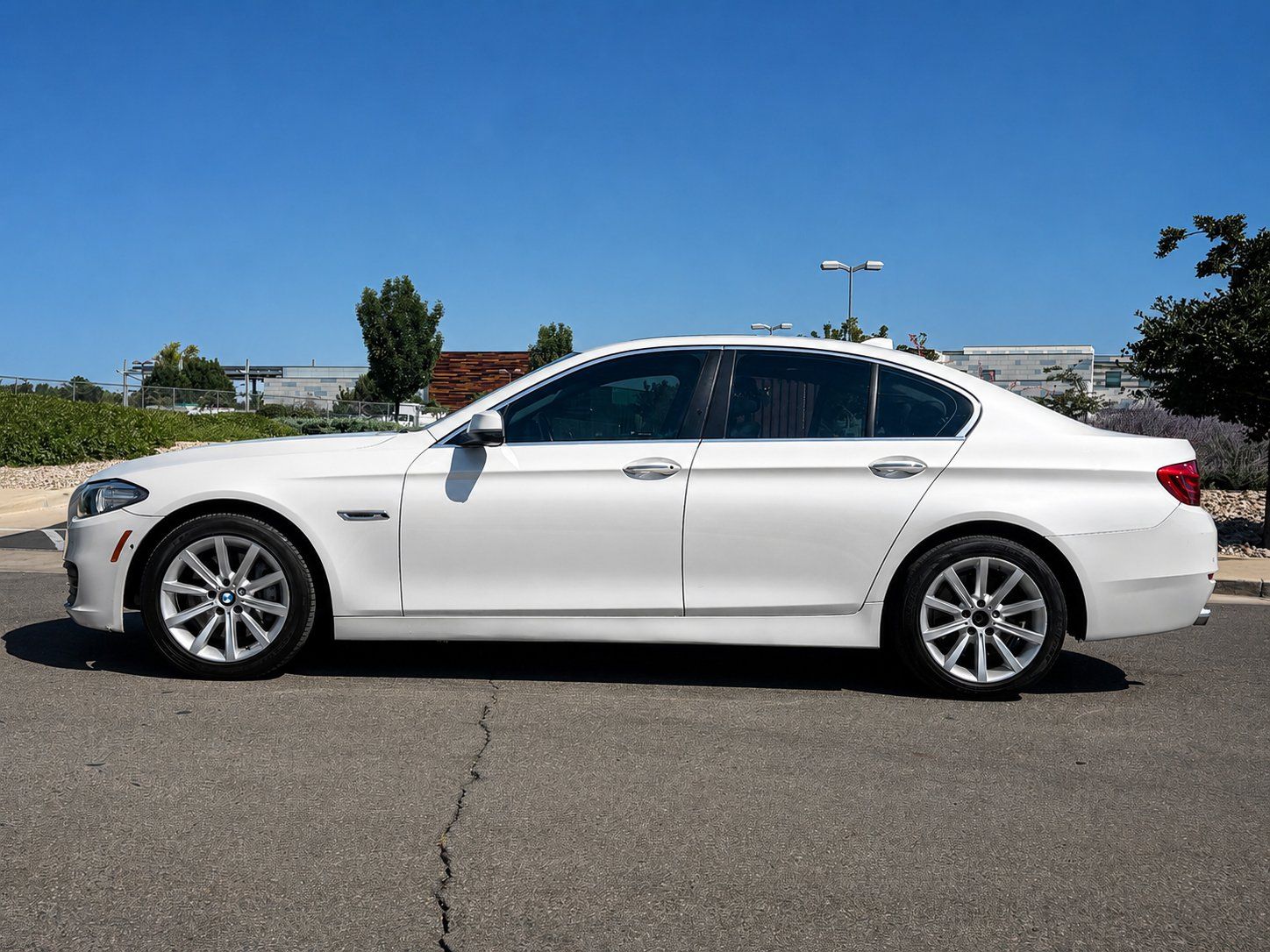 bmw 5 series 2014 WBA5B1C5XED483944 image bmw 5 series 2014 WBA5B1C5XED483944 image